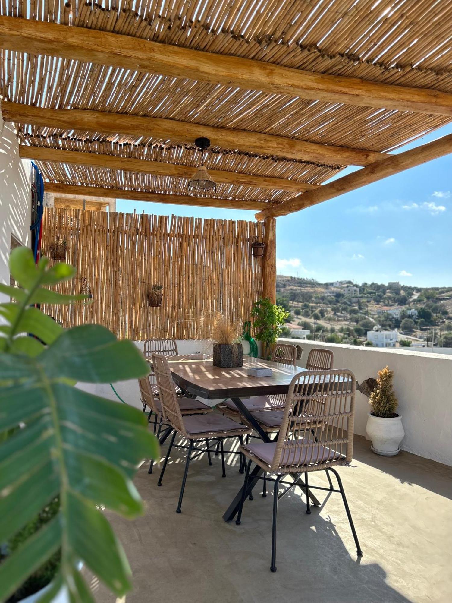 Sonia'S Luxury Apartment With Jacuzzi Kamilari Exterior photo