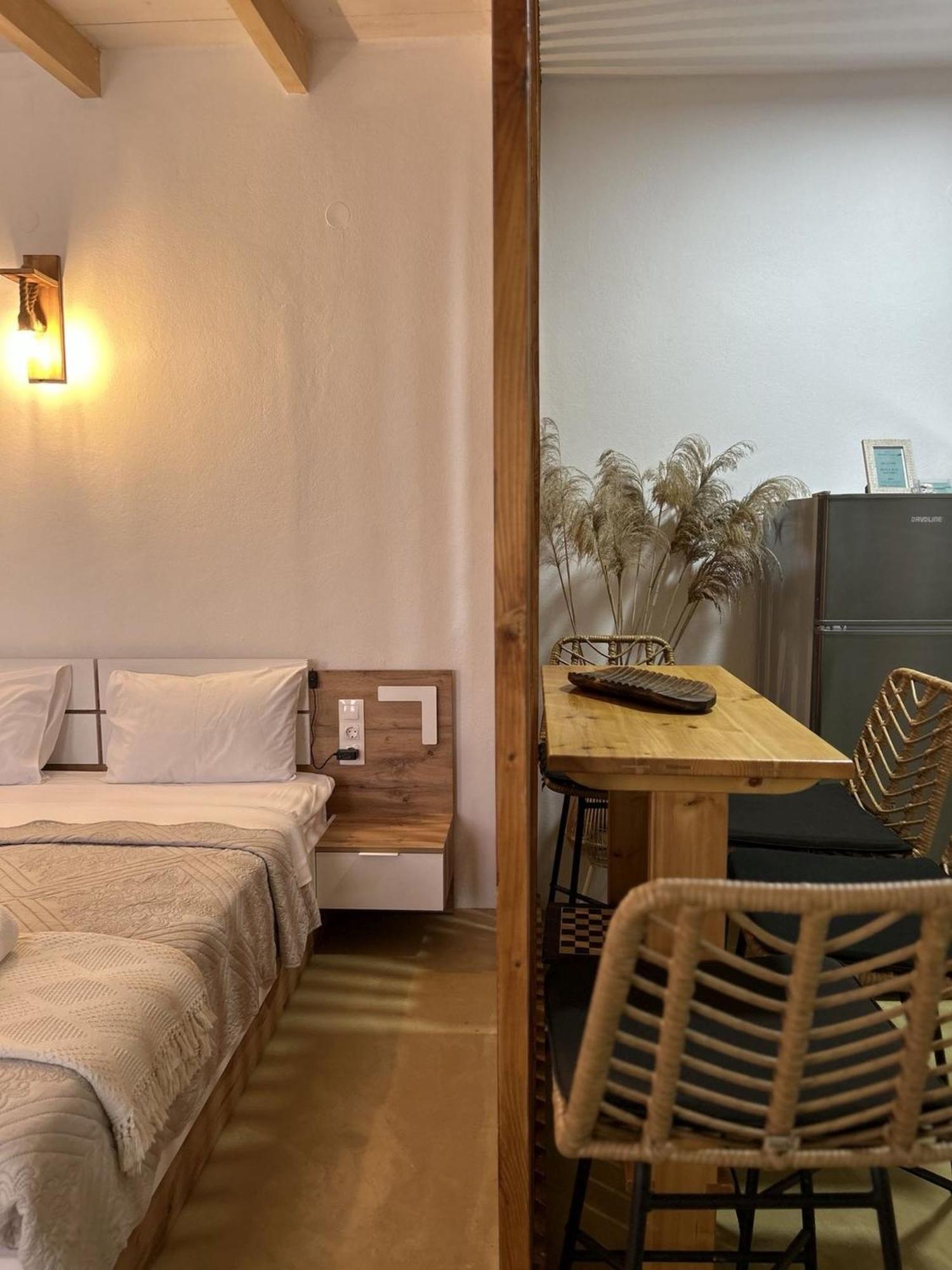 Sonia'S Luxury Apartment With Jacuzzi Kamilari Exterior photo